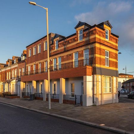 Contemporary 2 Bed Apartment -Belfast East Village ภายนอก รูปภาพ