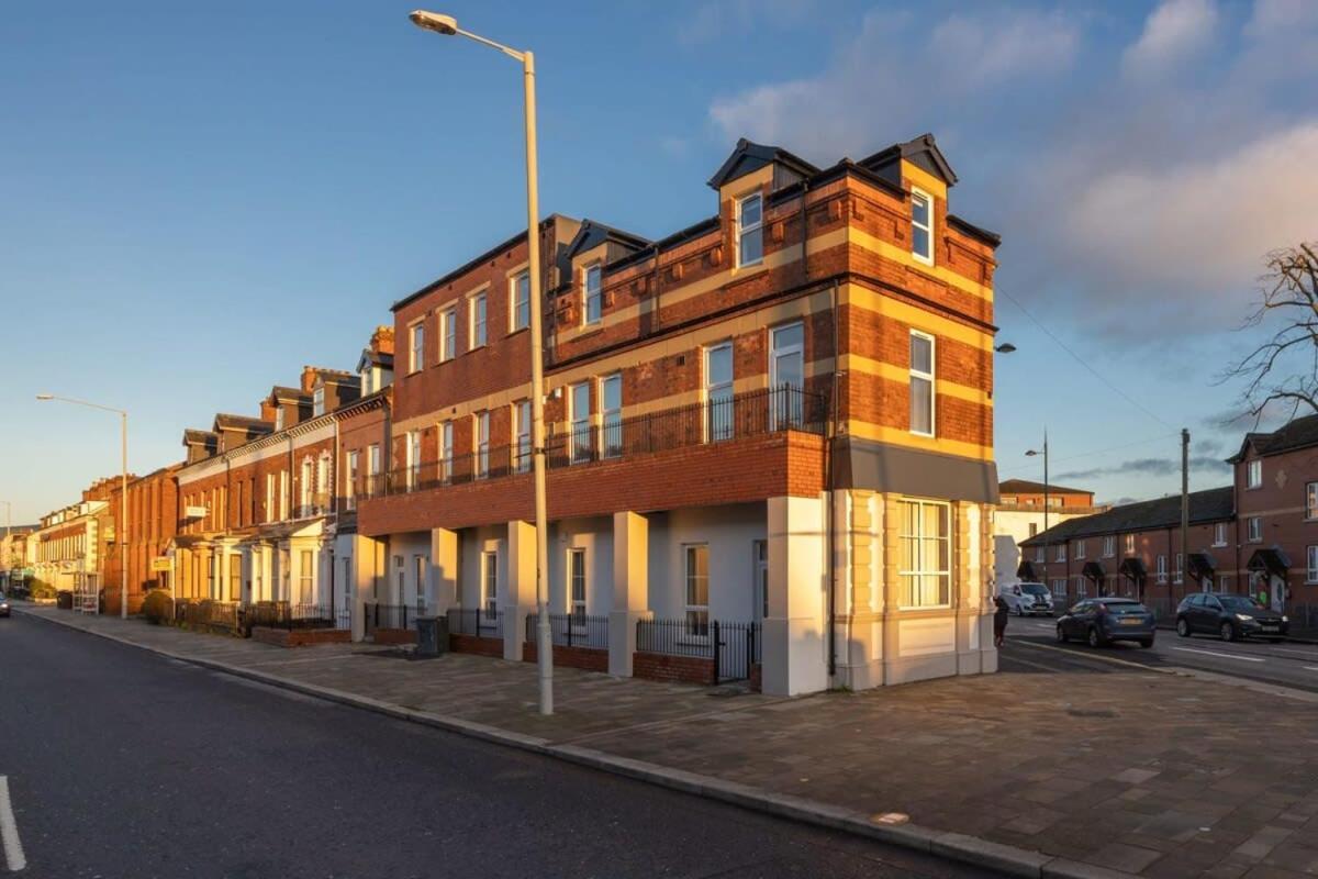 Contemporary 2 Bed Apartment -Belfast East Village ภายนอก รูปภาพ